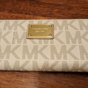 Michael Kors wallet